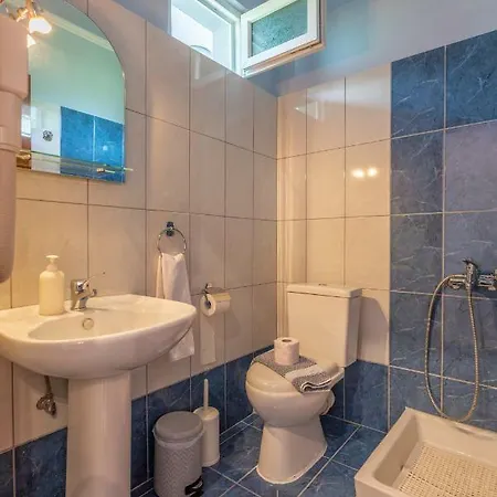 Katerina & 3* سكالا بوتامياس